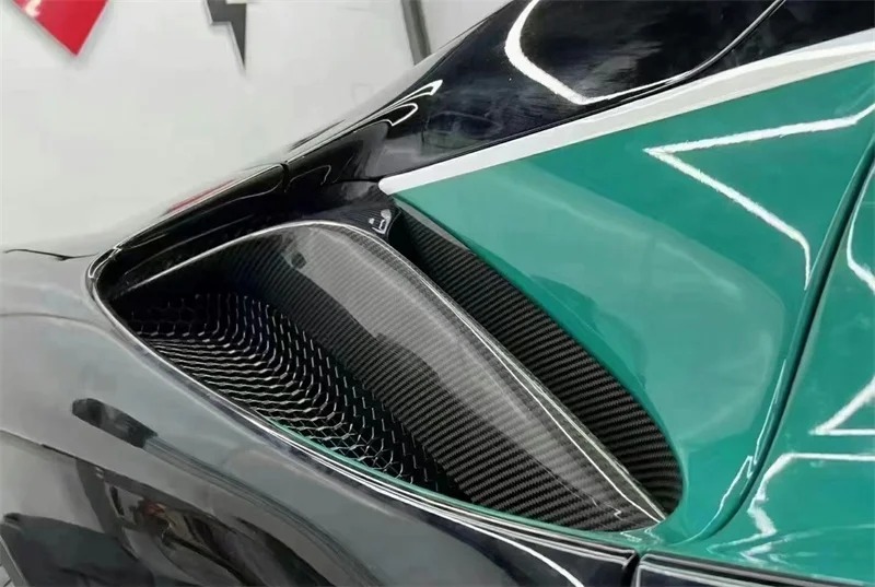 Dry Carbon Fiber Side Vents for SF90 Dry Carbon Fiber Replacement Air Vents for SF90 Side Fender Vent Car Part